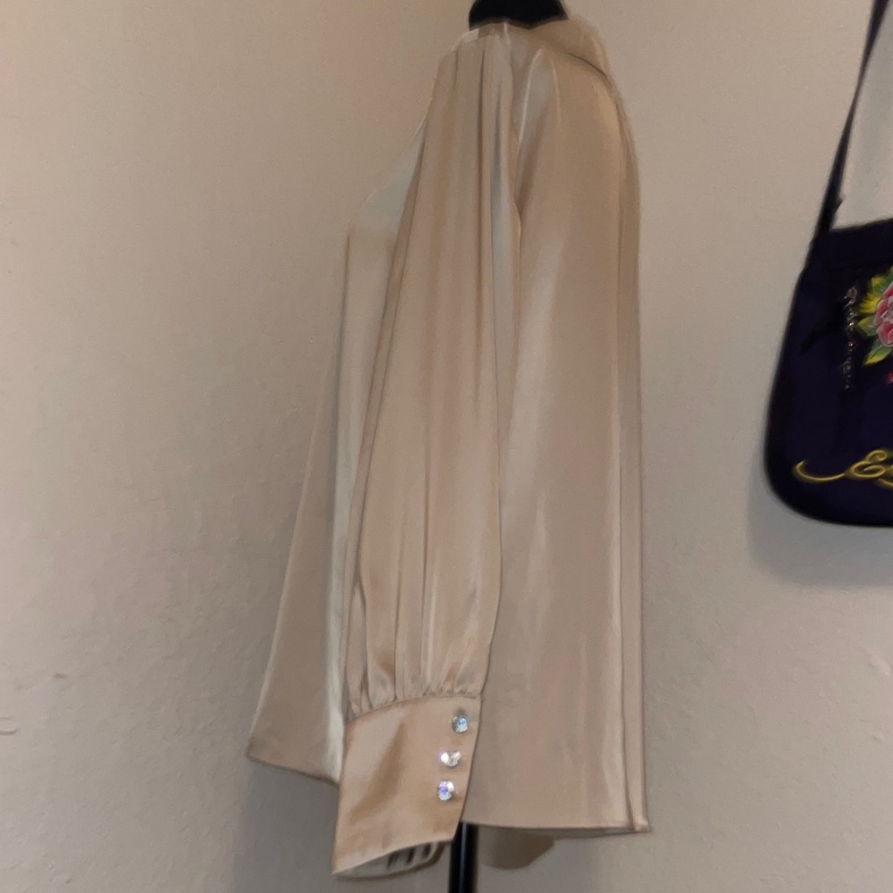 Tahari Elegant Cream Button-Up Pearl Buttons Blouse - Picture 8 of 11